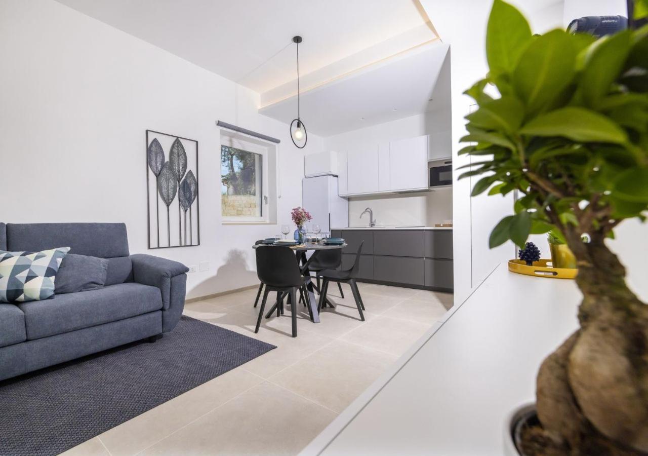 ヴィエステCoppa Carrubo Residenzaアパートメント エクステリア 写真