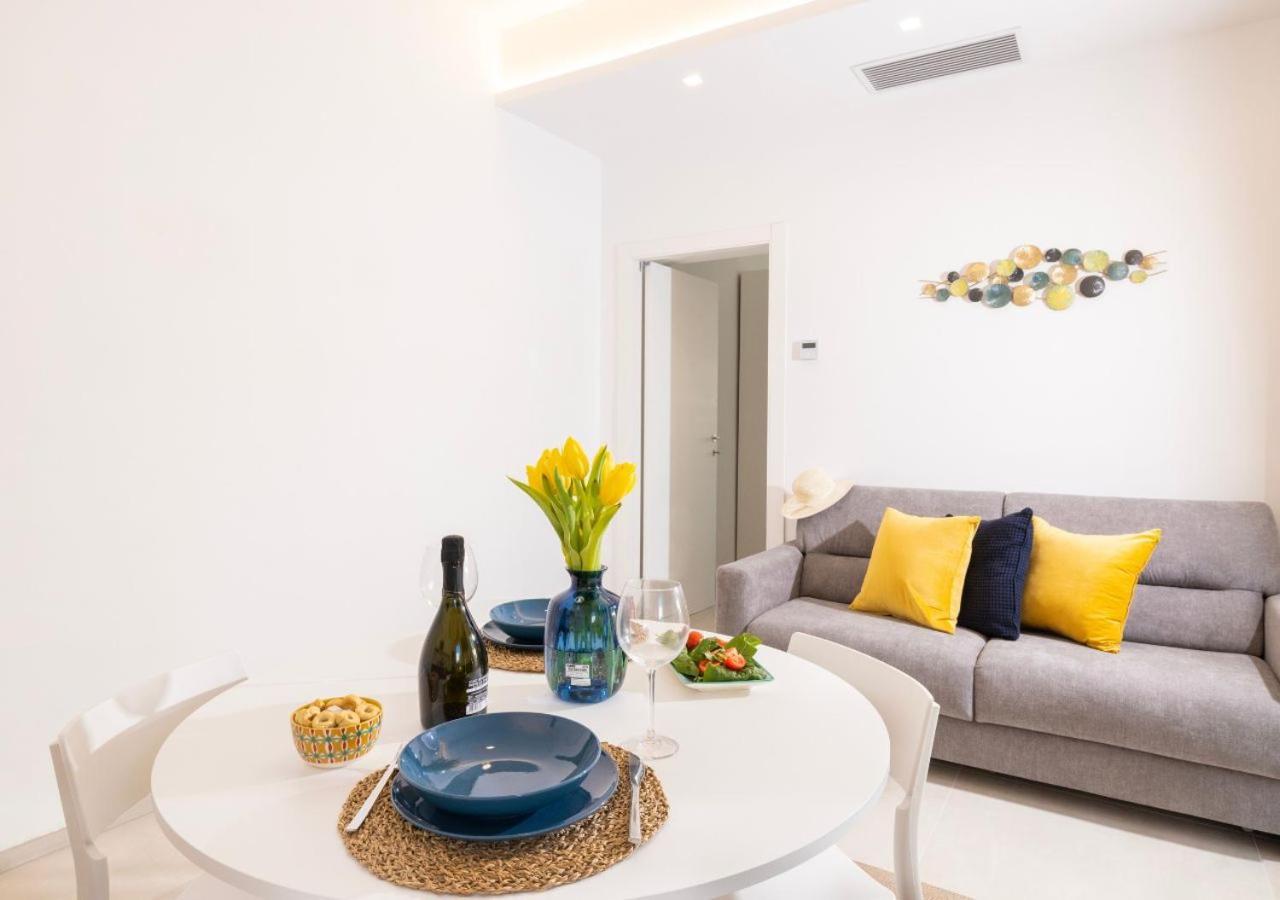 ヴィエステCoppa Carrubo Residenzaアパートメント エクステリア 写真