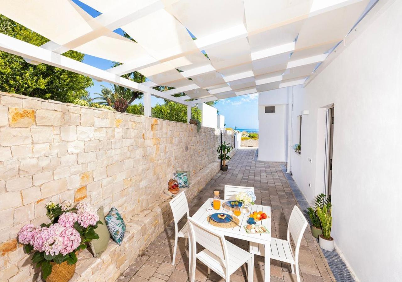 ヴィエステCoppa Carrubo Residenzaアパートメント エクステリア 写真