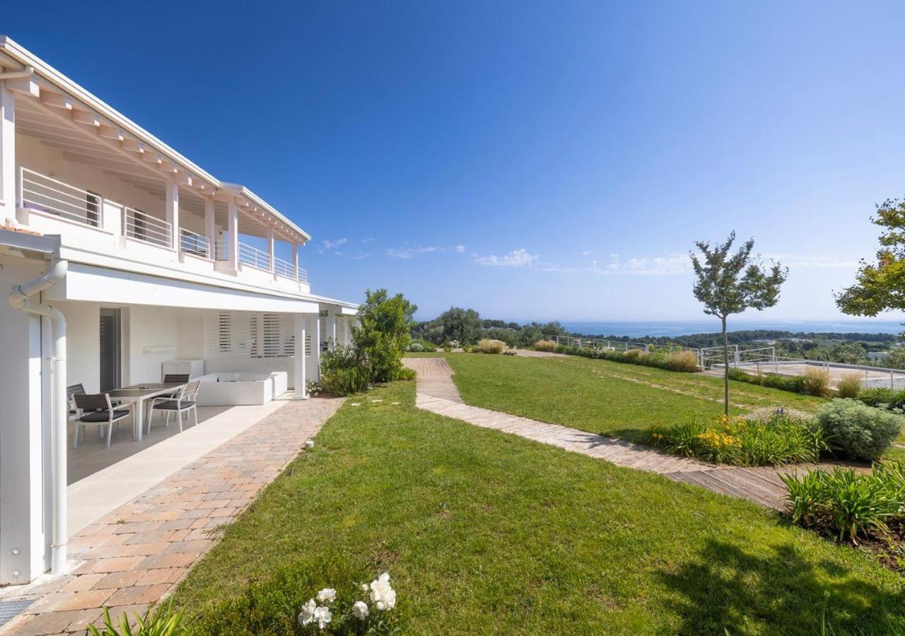 ヴィエステCoppa Carrubo Residenzaアパートメント エクステリア 写真