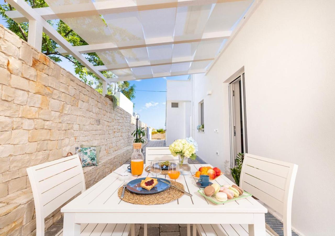 ヴィエステCoppa Carrubo Residenzaアパートメント エクステリア 写真